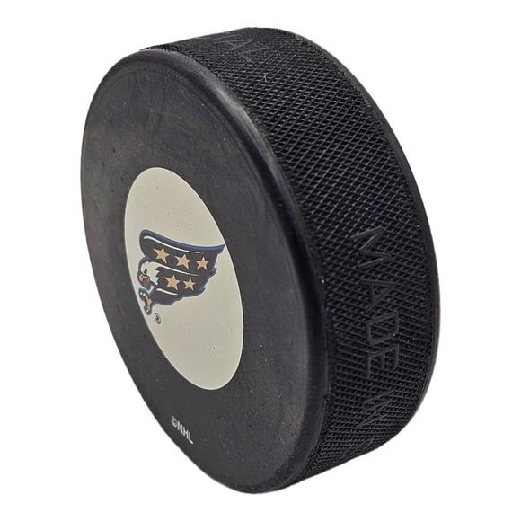WASHINGTON‎ CAPITALS NHL Official Hockey Puck Vegum Slovenia w/ Display Case - Picture 8 of 10